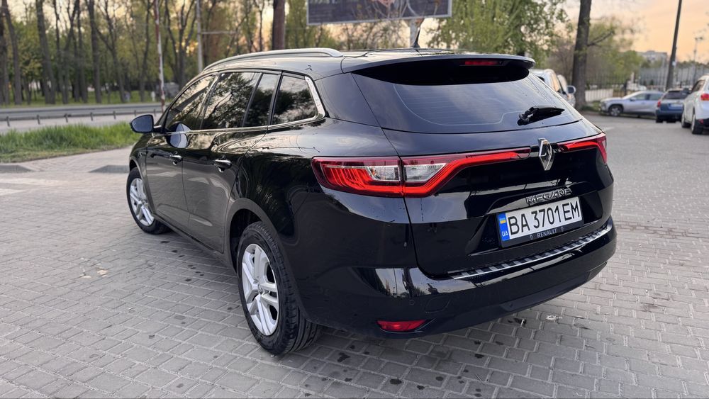 Легковий автомобіль