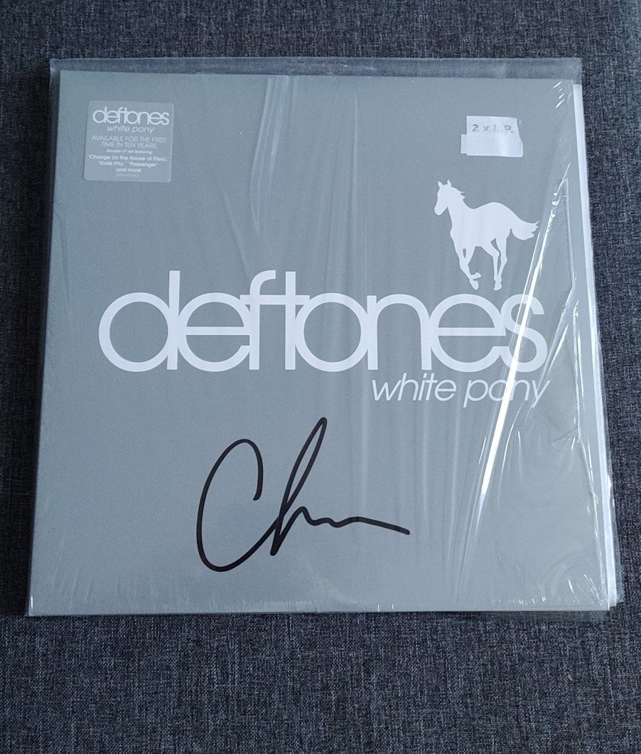 Виниловая пластинка Deftones с автографом Чино Морено. Винил. LP.: 30 ...