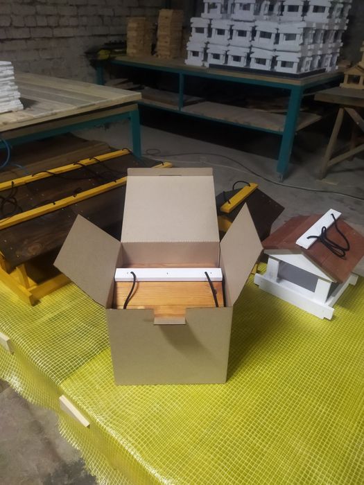 Годівничка для птахів