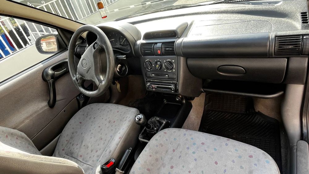 Opel Corsa B gasolina