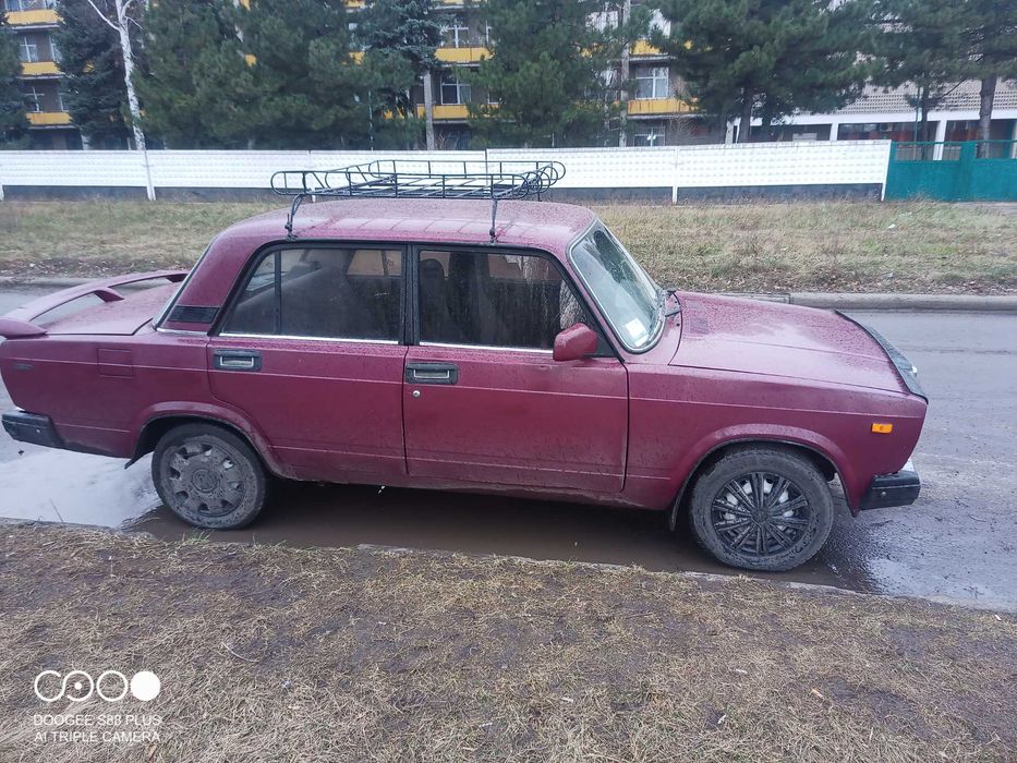 Продам сімьорку доброму стані.