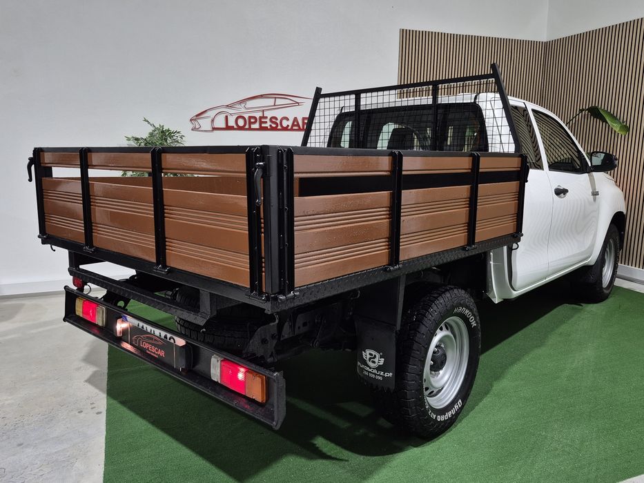 Toyota Hilux 2.4D-4D - 3 LUG. | GARANTIA | NACIONAL - 150.000KM