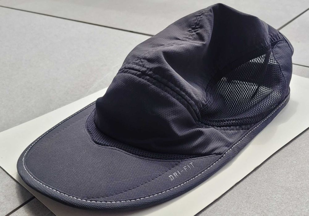 Czapka biegowa z daszkiem - Nike, rozm. L/XL