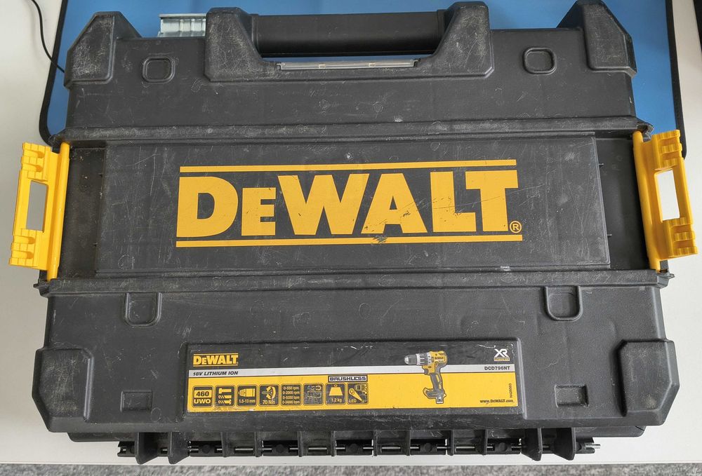 Skrzynki walizki DeWalt