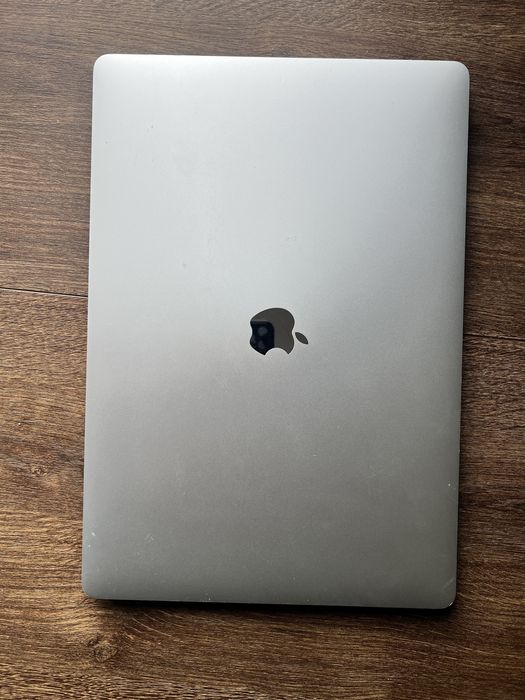 MacBook Pro 16” 2019 i7 / 64GB RAM / Radeon Pro 5300M 4GB / SSD 1TB