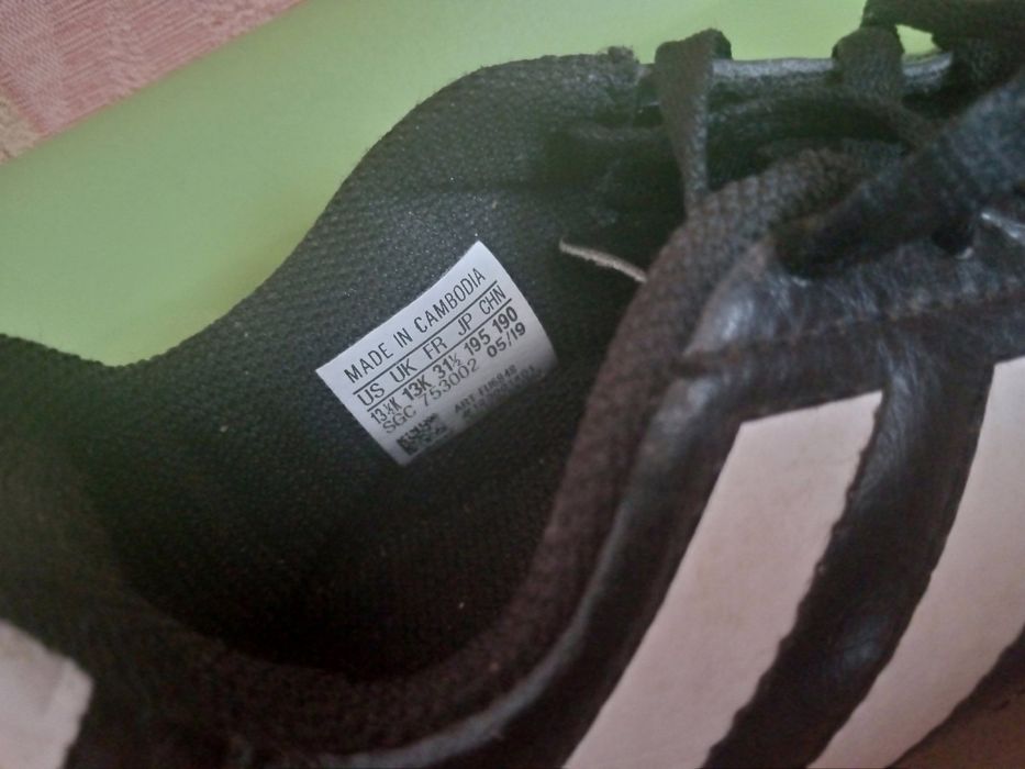 Бутси шкіряні Adidas 31-32розмір. Б/у.