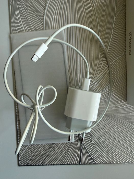 iPhone 13 biały