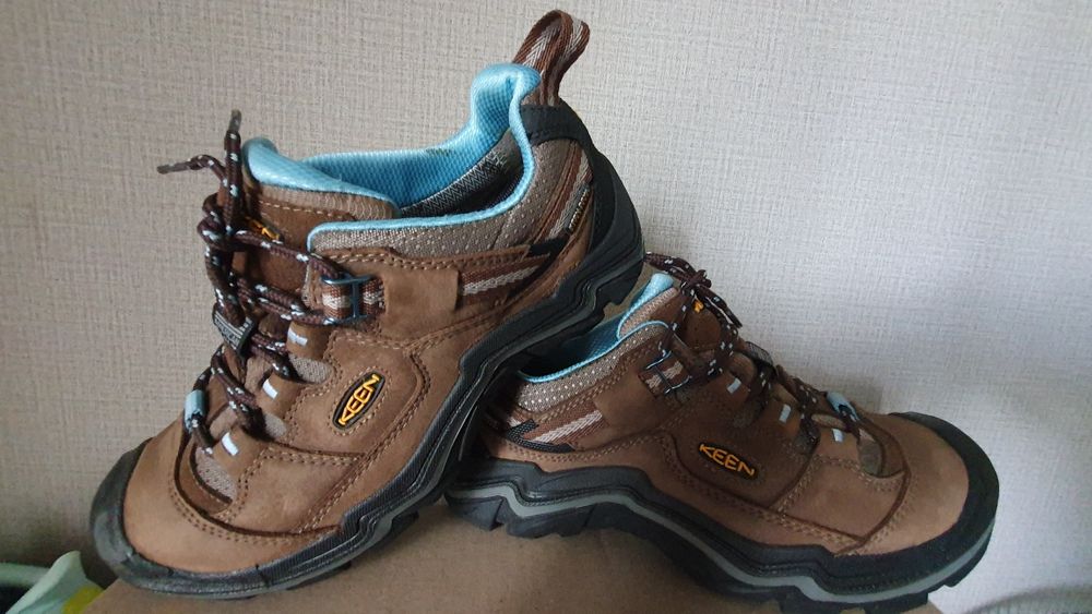 Продам туристические кроссовки KEEN р.37