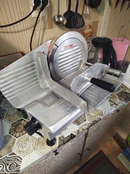 Слайсер ломтерезка професиональная