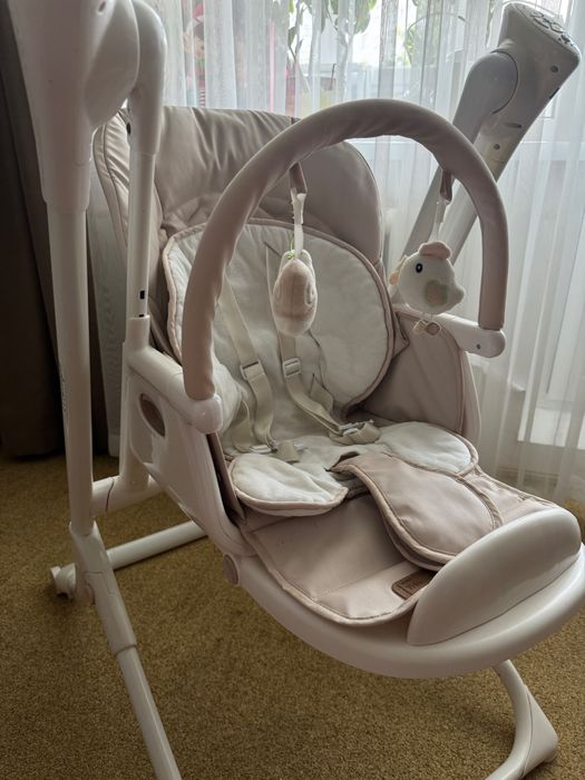 Стільчик-гойдалка CARRELLO Triumph