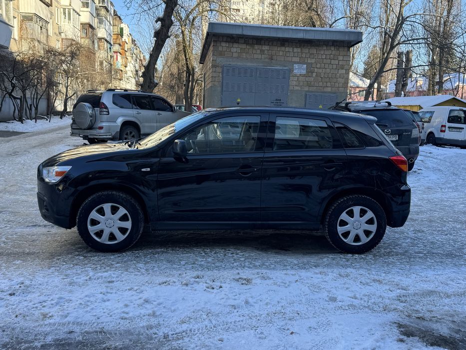 Mitsubishi ASX 2012 год автомат 136тыс. пробег