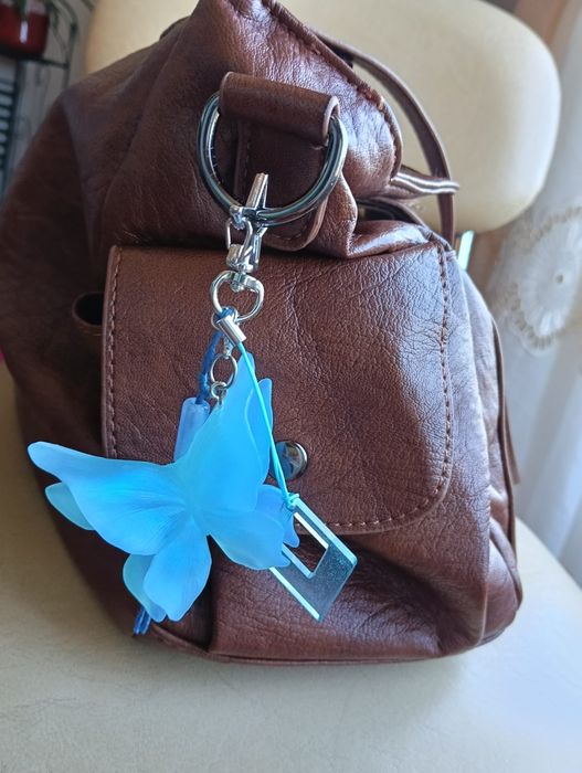 Bag charm artesanal borboleta