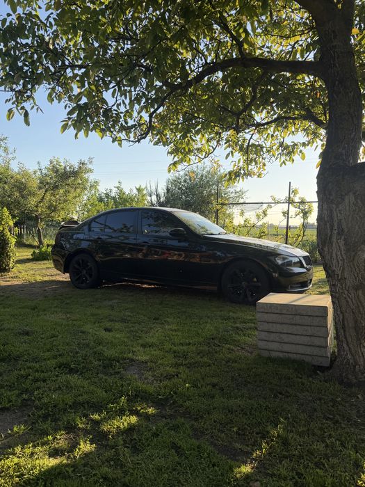 Bmw e90 2.0D AUTOMAT / NOWY ROZRZAD / JEZDZI SKRECA GRA MUZYKA