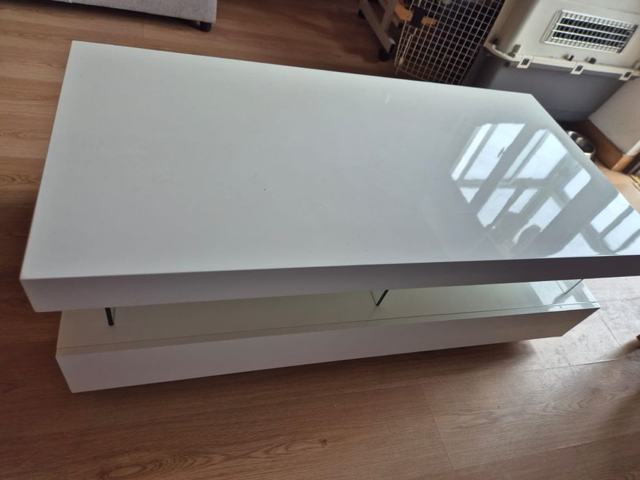 Mesa de centro moderna branca com vidro – excelente estado