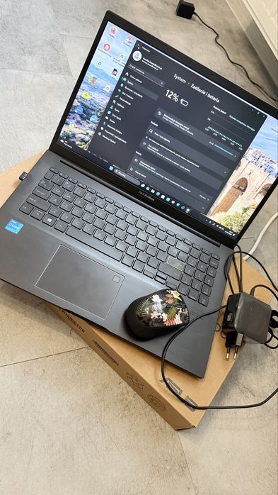 ASUS VivoBook 11th i5