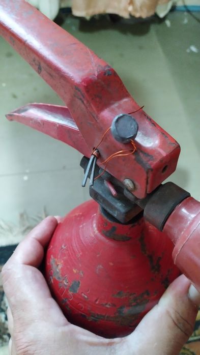 Огнетушитель углекислотный ВВК-2