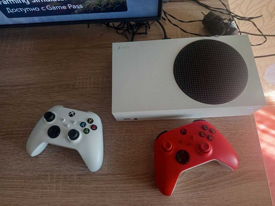 Xbox Series S 512GB + 2 геймпади + підписка