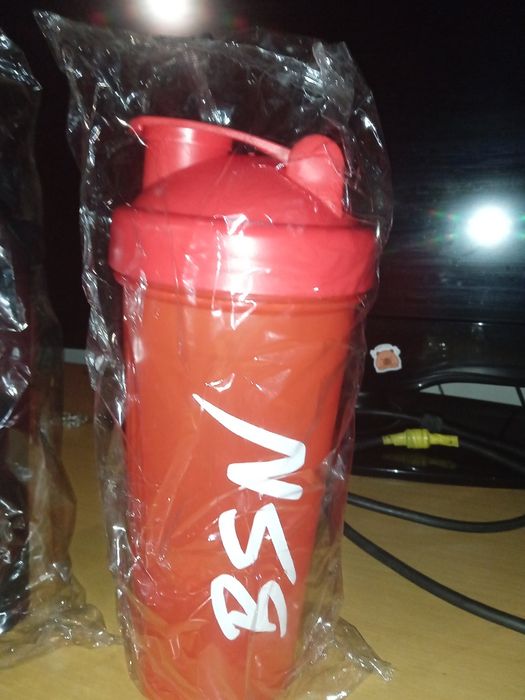 Продам шейкер новий