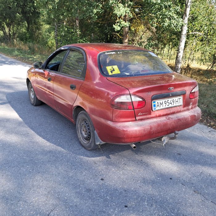 Ланос Автомобіль