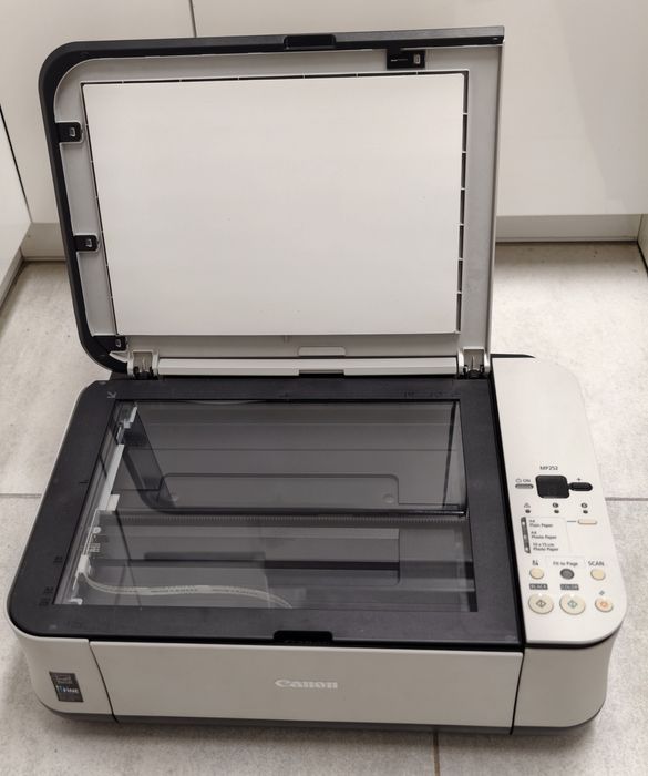 Drukarka Canon ze skanerem