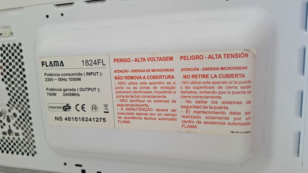 Microondas FLAMA em excelente estado de funcionamento!
