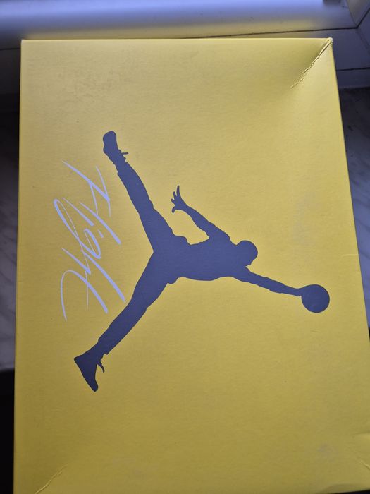 Buty Nike Air Jordan 4 Retro Lightning