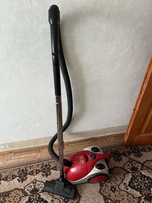 Пилосос LERVIA 1400W