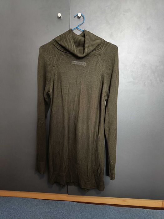 Suéter longo de malha verde-oliva feminino