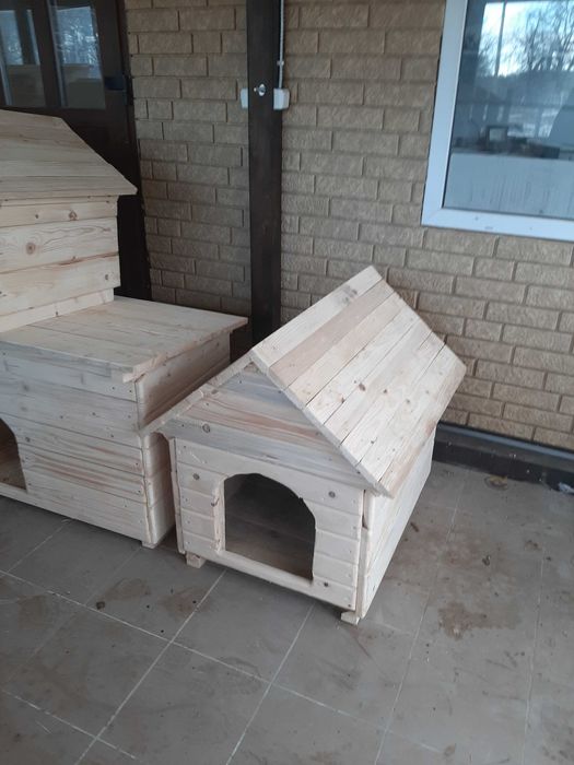 Будки для собак.