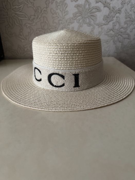 Капелюх жіночий в ідеальному стані, без дифектів