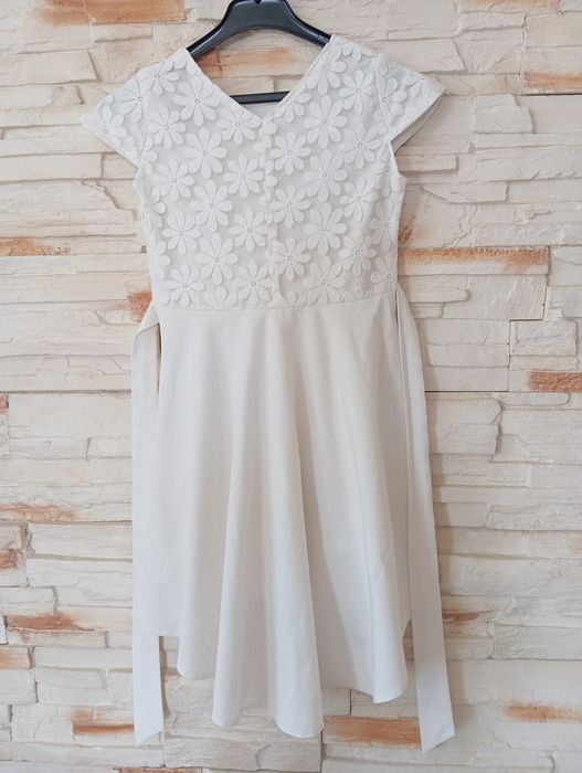 Kremowa sukienka dziewczęca r.158.   W.B.K.