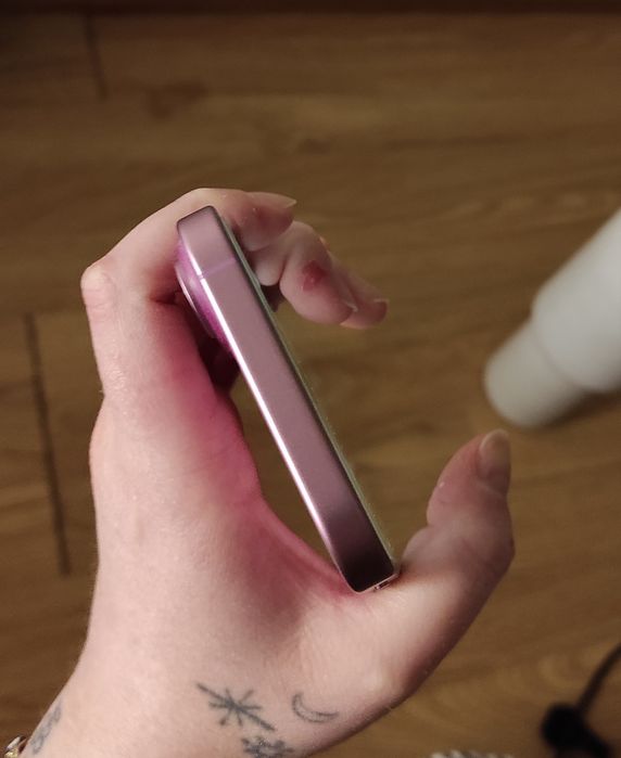iPhone 16 128gb roxo