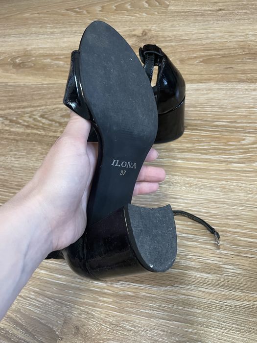 Шкіряні босоніжки