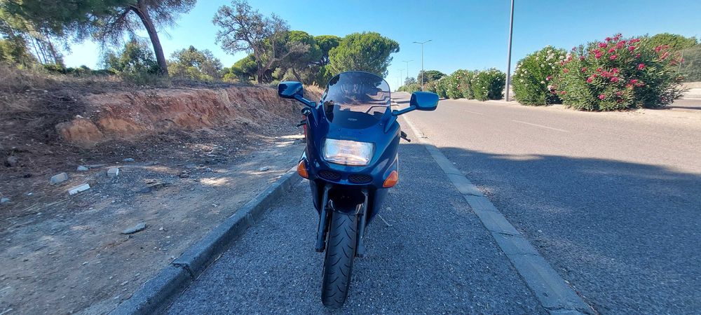 Kawasaki ZZR 1100 impecável com revisão feita