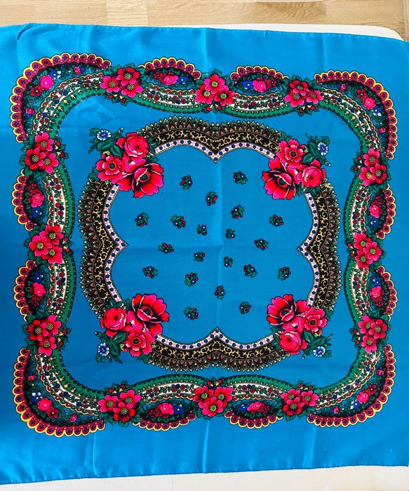 Продам хустку хустину ціна за дві