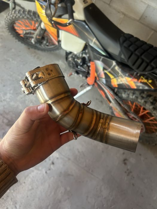 Коліно вихлопу мотоцикла
