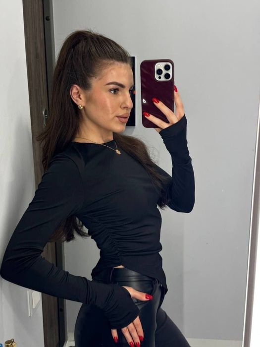 За зниженою ціною лише три дні асиметричний лонгслів