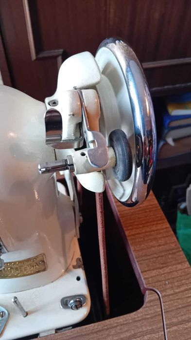 Máquina de costura antiga
