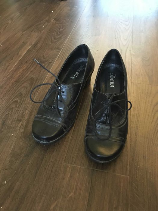 Retro czarne buty czółenka rozm. 38