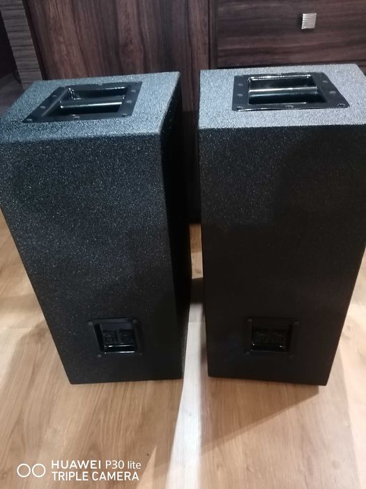 Sprzedam obudowy 10" + driver 1,4 /2  Na innej aukcji głośnik Eminence