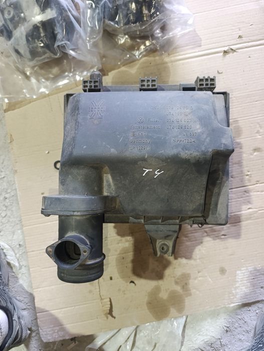 Корпус воздушного фильтра VW Transporter T4 1990-2003 Оригинал.