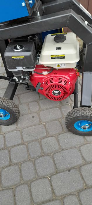 Rozdrabniacz spalinowy 15KM 4n niebieski rebak rębak walcowy tani opał
