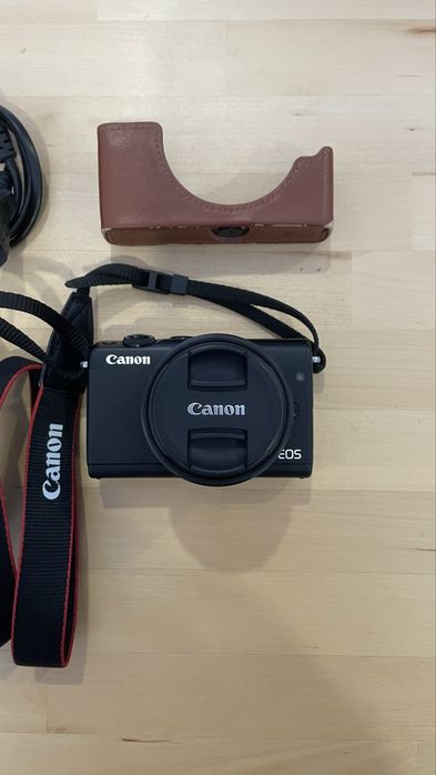 Canon  EOS M 100