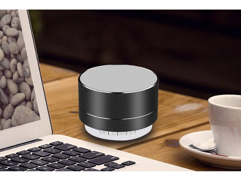 Coluna de som Bluetooth portátil nova