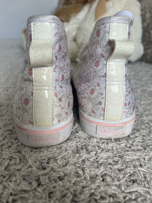 Trampki adidas 38 za kostke satyna biale w kwiatki