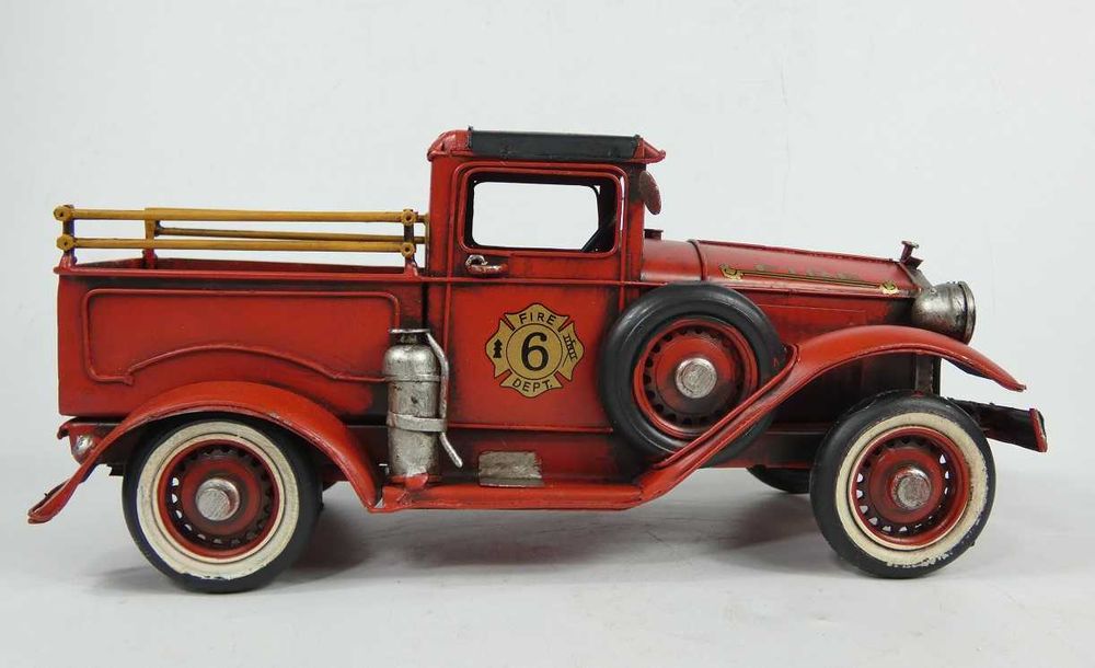 Duży metalowy WÓZ STRAŻACKI pick-up pojazd RETRO 28,5 cm