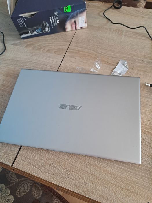Laptop asus model F512JA-PH54
