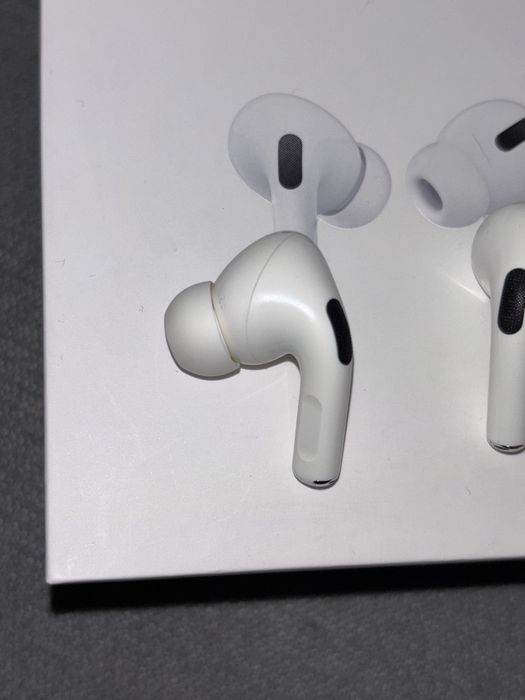 Uszkodzone Air Pods Pro - 2 generacja z wyjściem lighthing