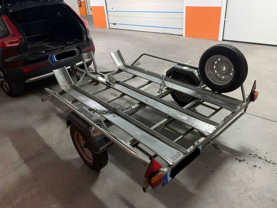 atrelado 03 motas, Toniauto