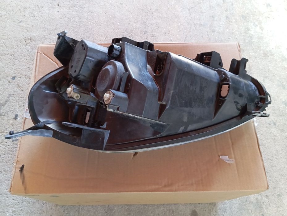 Ótica  direita Fiat Punto ano 2016